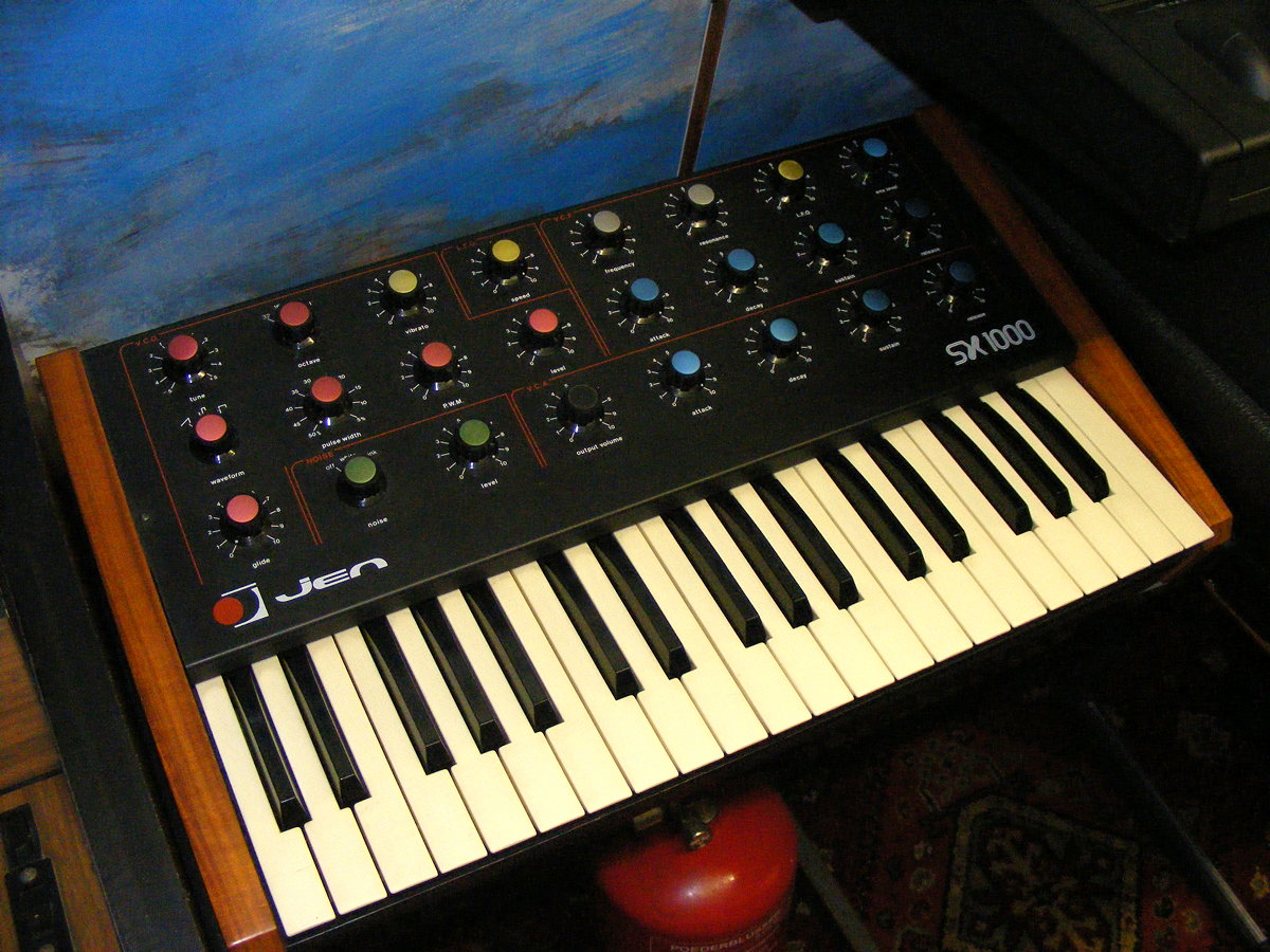 Jen SX-1000 synthesizer